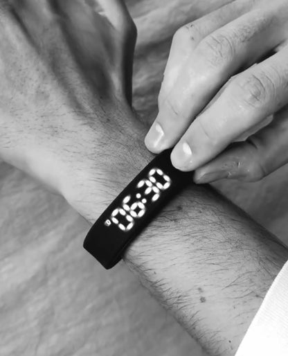 100% Wake-Up Alarm - black